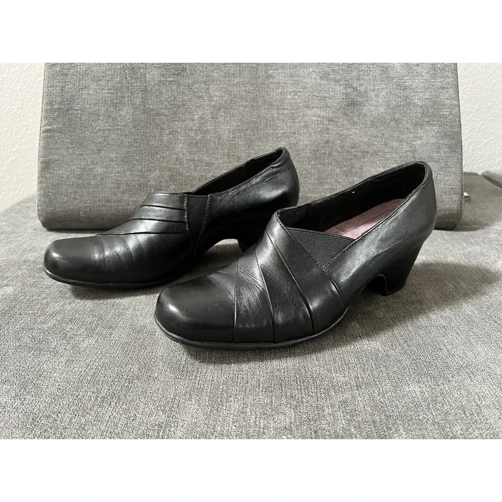 Clarks Sugar‎ Spice Pumps Womens Size 10M Black Leather Shooties 2